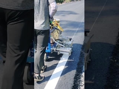 Come fa la strada calda dello spruzzo della colata lavoro della macchina?